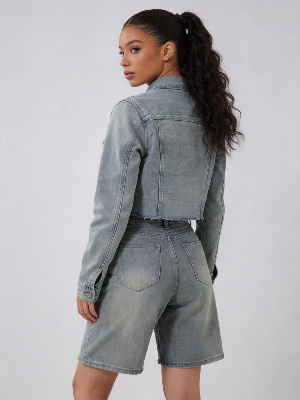 Cherie Code Women's Cropped Denim Jacket Button Front Long Sleeve Light Wash