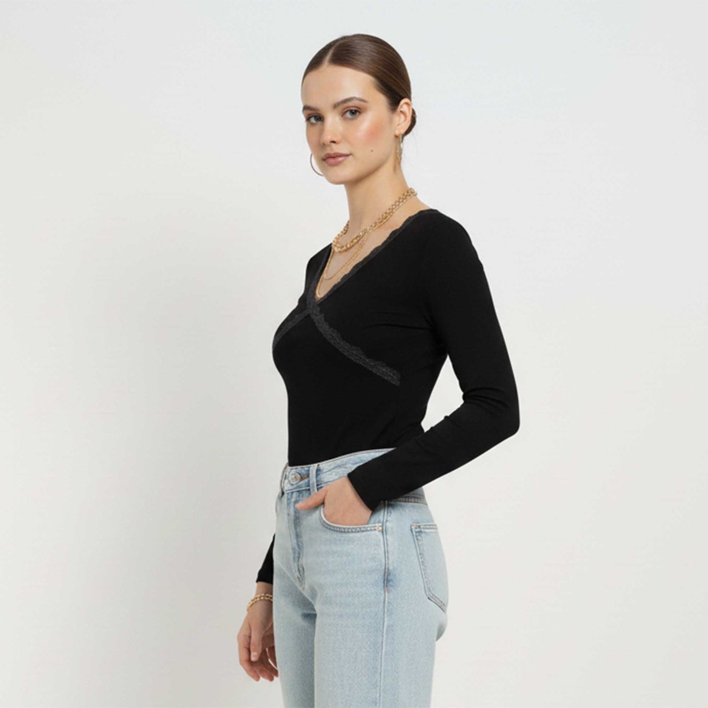 Cherie Code Women’s Black & White Striped Long Sleeve Tee – Lace‑Trim V‑Neck Casual Top