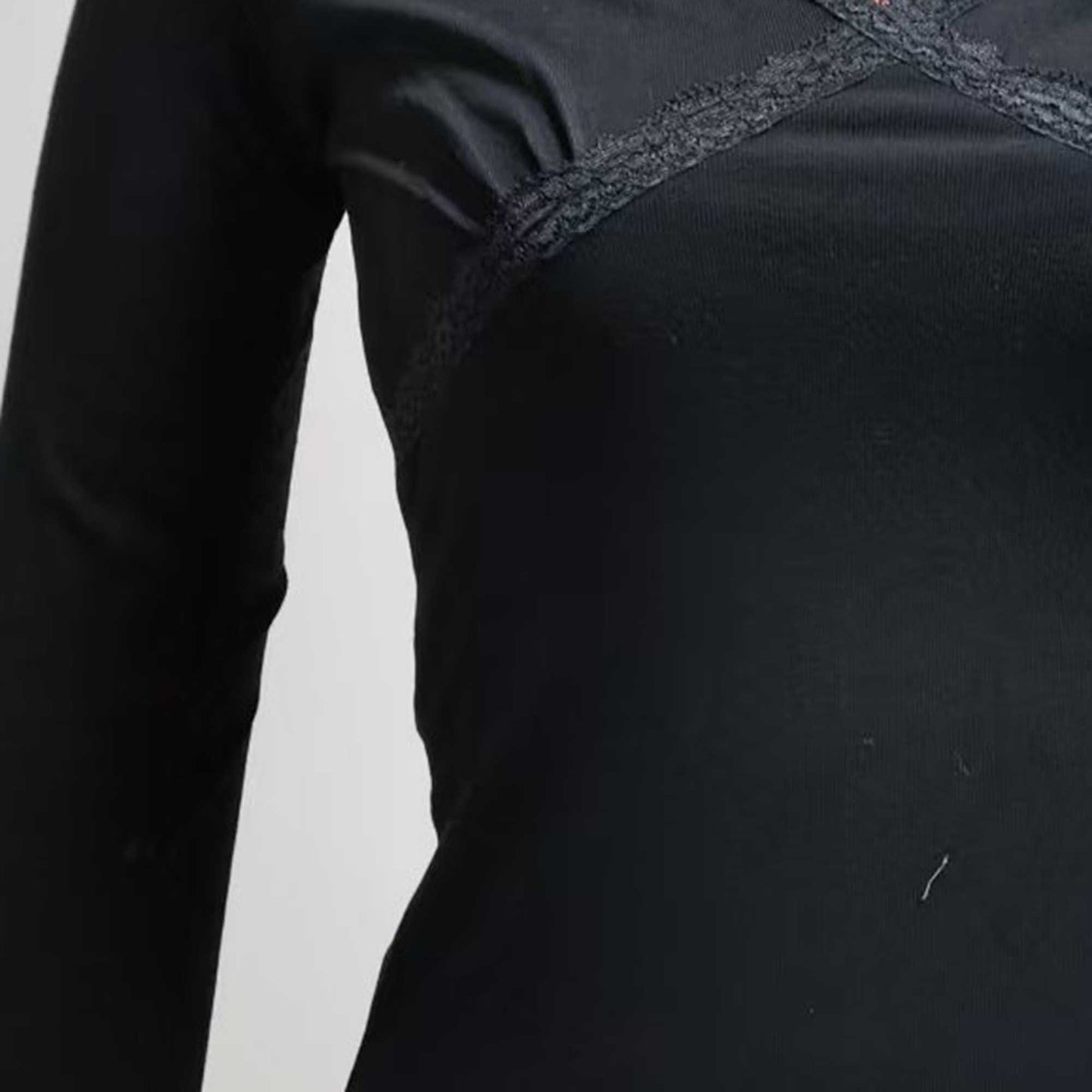 Cherie Code Women’s Black & White Striped Long Sleeve Tee – Lace‑Trim V‑Neck Casual Top