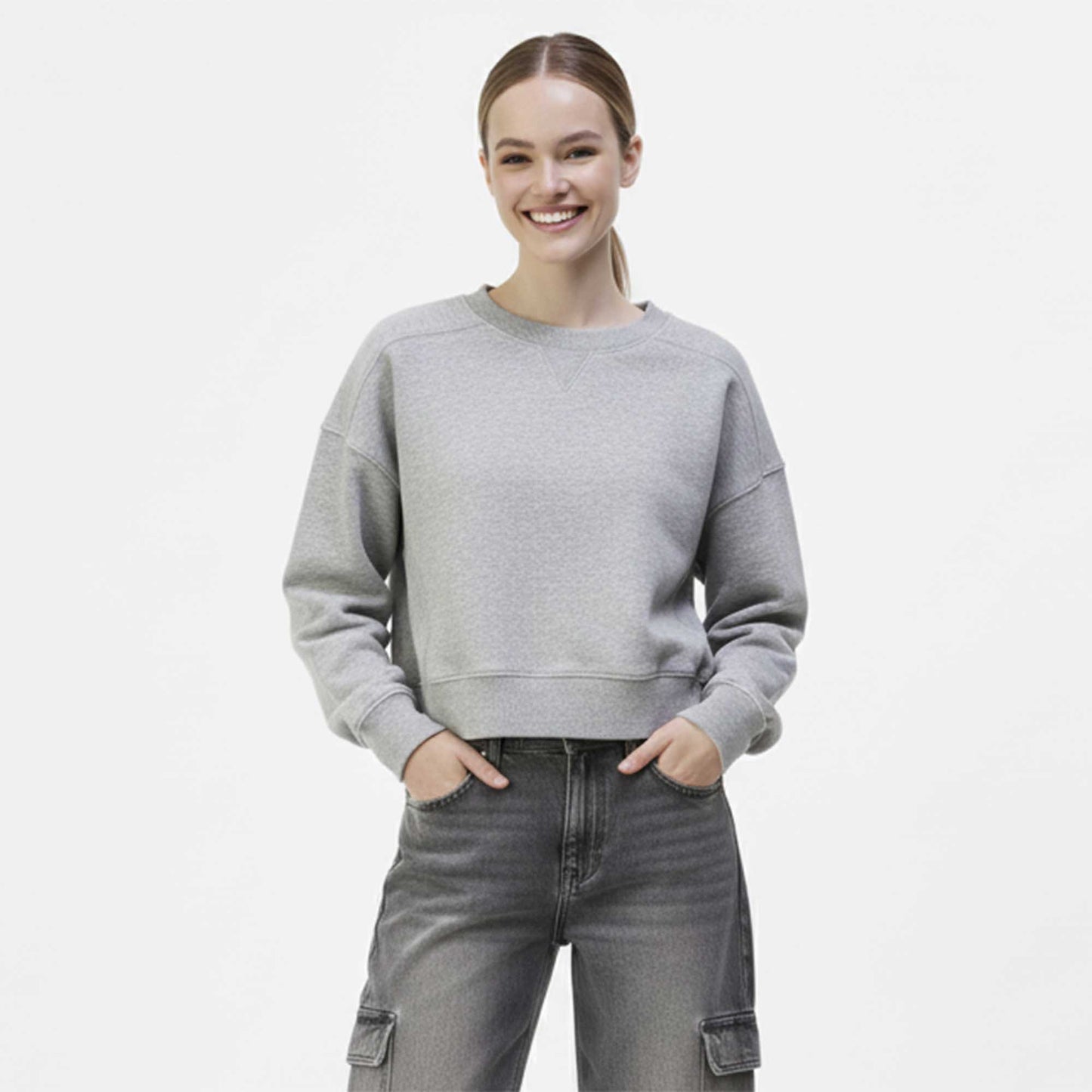 Cherie Code Women’s Cropped Crew‑Neck Sweatshirt – Long‑Sleeve Pullover with Dropped Shoulders
